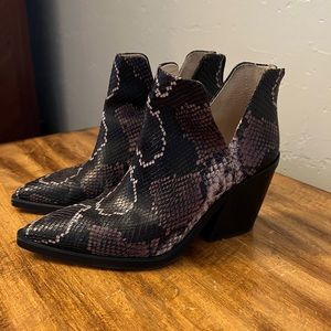 Vince Camuto, Benedie Mauve Multi Snake Block booties